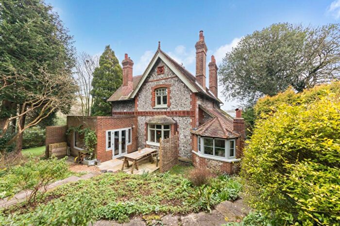 4 Bedroom Detached House For Sale In Old Brighton Road, Lewes, BN7
