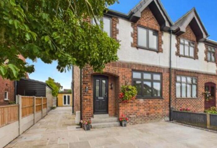 3 Bedroom Semi Detached House To Rent In Hawkhurst Road, Penwortham, PR1