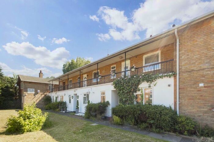 1 Bedroom Flat To Rent In St. Thomas Road, London, W4