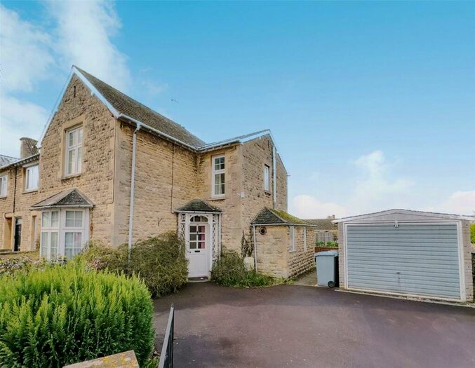 3 Bedroom Semi-Detached House To Rent In The Crofts, Witney, Oxfordshire, OX28