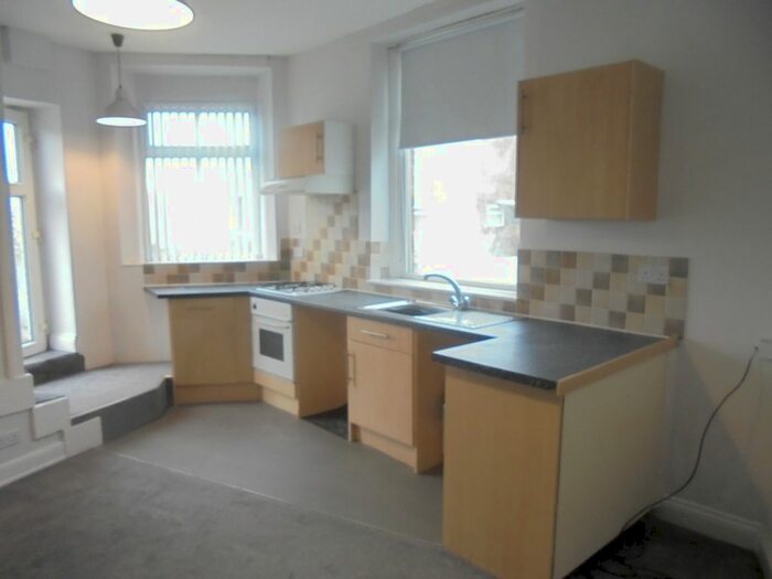1 Bedroom End Of Terrace House To Rent In Upper Batley Lane, Batley WF17