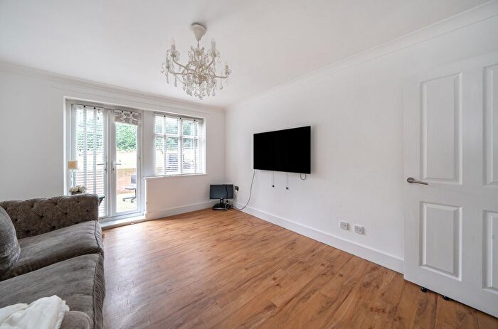 1 Bedroom Flat For Sale In Denbridge Road, Bromley, BR1