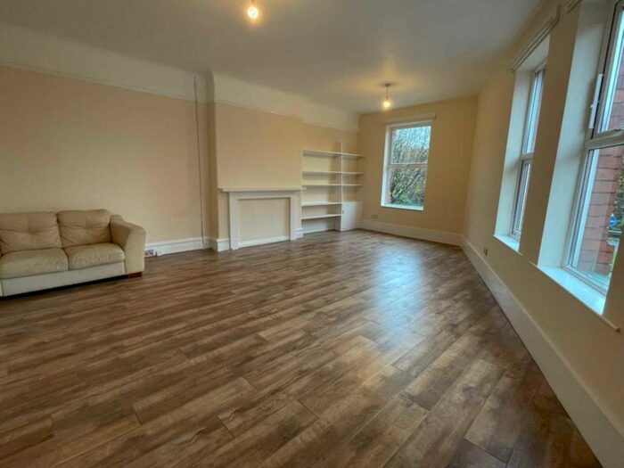 3 Bedroom Flat To Rent In Lucan Road, Aigburth, L17