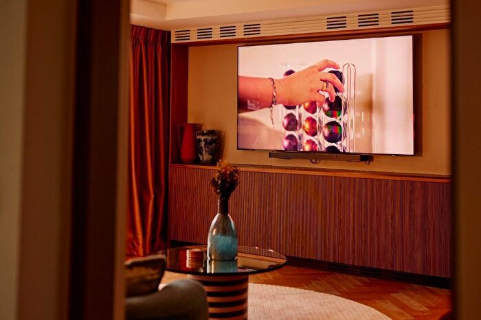 2 Bedroom Apartment To Rent In New Drum Street, London, E1