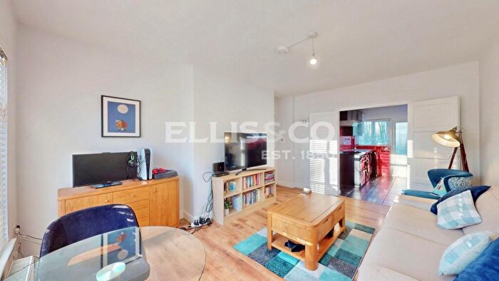 1 Bedroom Apartment For Sale In Alexandra Avenue, Harrow, HA2