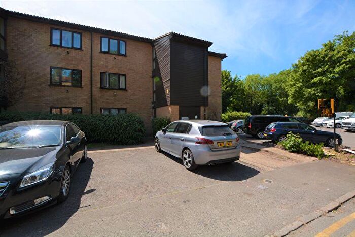 1 Bedroom Flat To Rent In Victoria Road, Slough, SL2