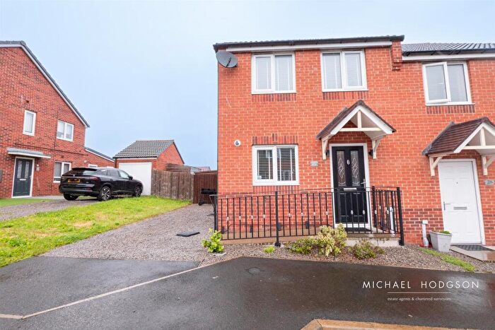 3 Bedroom Semi-Detached House For Sale In Fletcher Close, Ford Estate, Sunderland, SR4