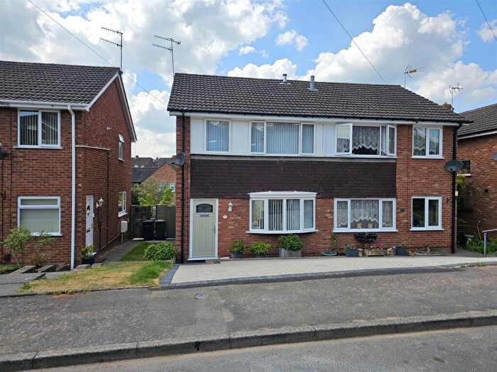 3 Bedroom Semi-Detached House For Sale In Delamere Road, Bewdley, DY12