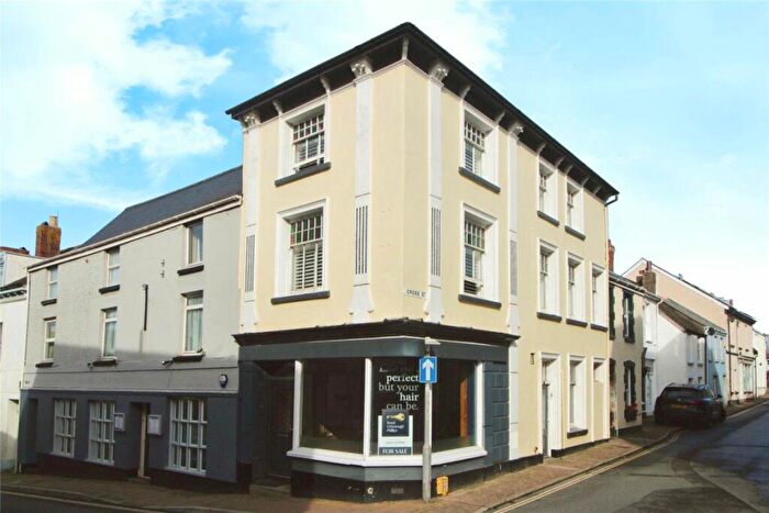 2 Bedroom Maisonette To Rent In Cross Street, Bideford, Devon, EX39