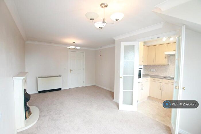 1 Bedroom Flat To Rent In Milward Court, Reading, RG2