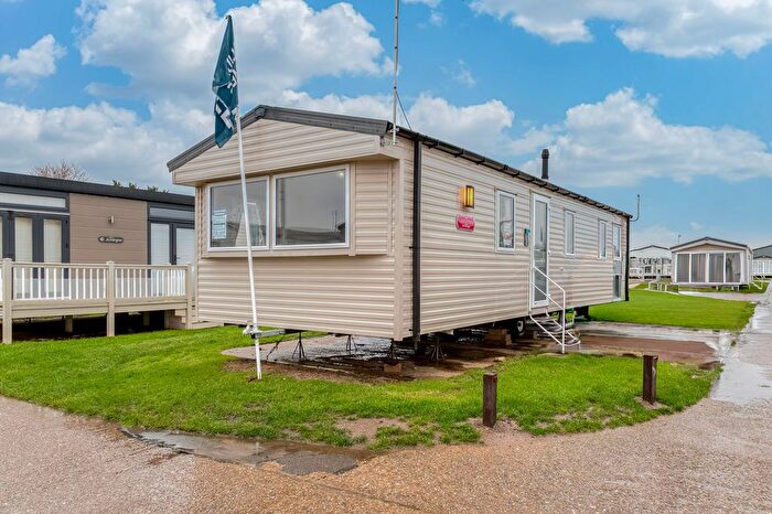 2 Bedroom Park Home For Sale In Coast Road, Corton, NR32