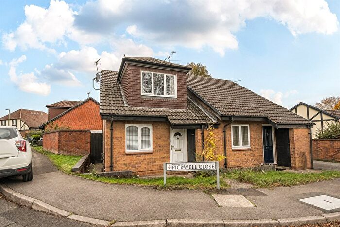 2 Bedroom Semi Detached House To Rent In Pickwell Close, Reading, RG6