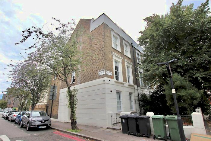 Studio To Rent In Tollington Road, London, N7