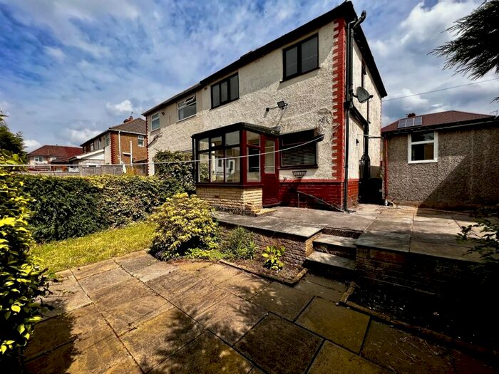 3 Bedroom Semi-Detached House To Rent In The Crescent, Horwich, Bolton, BL6