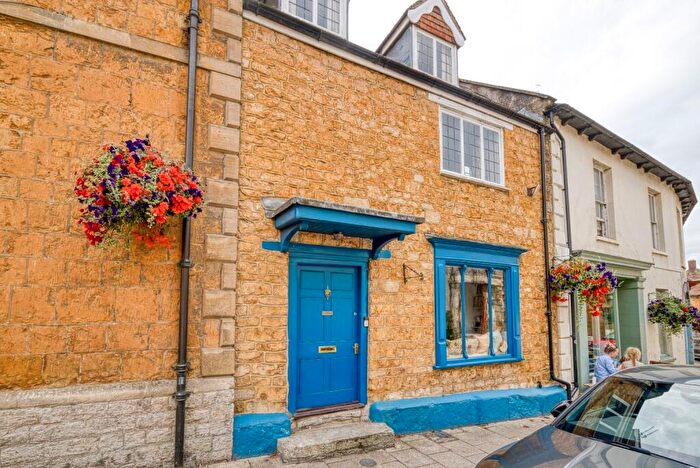 3 Bedroom Town House For Sale In High Street, Castle Cary, Somerset, BA7