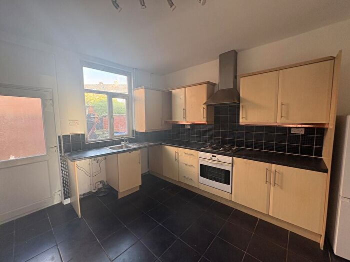 2 Bedroom Terraced House To Rent In Botany Lane, Ashton-under-lyne, Tameside, OL6