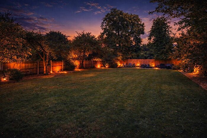 2 Bedroom Flat For Sale In Hopton Road, London, SW16