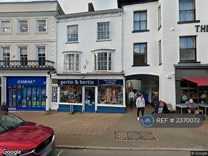 2 Bedroom Maisonette To Rent In High Street, Honiton, EX14