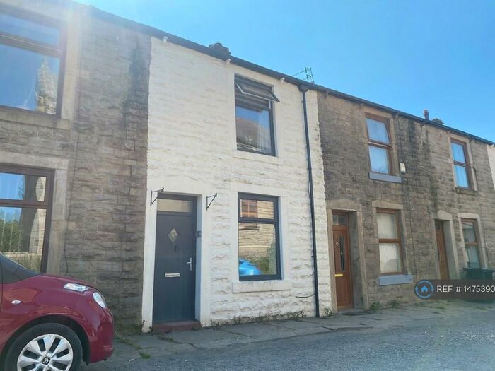 3 Bedroom Terraced House To Rent In School Street, Rossendale, BB4