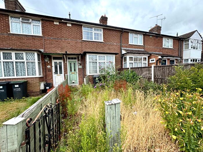 2 Bedroom Terraced House For Sale In Hawthorn Avenue, Luton, Bedfordshire, LU2