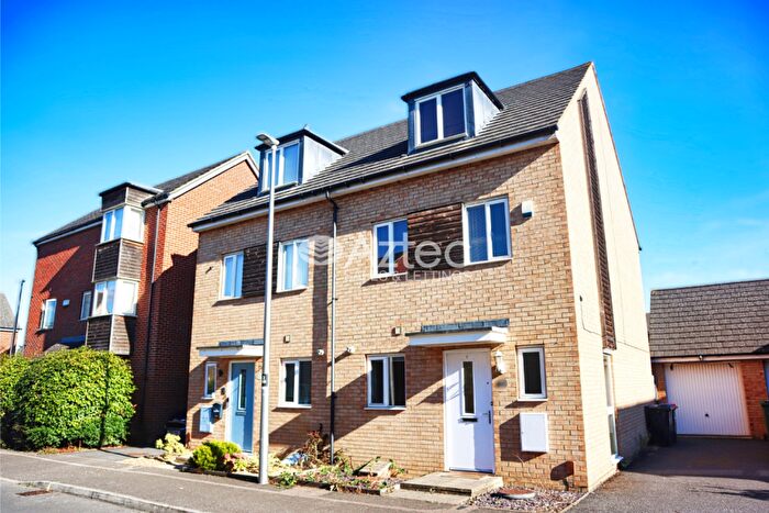 3 Bedroom Semi Detached House To Rent In Blythebridge, Broughton, Milton Keynes, MK10