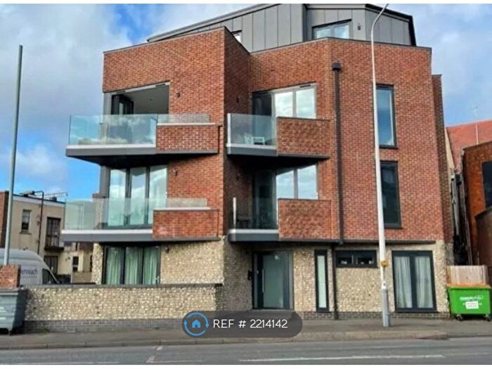 2 Bedroom Flat To Rent In Bowen House, Hythe, CT21
