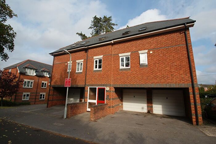 2 Bedroom Flat To Rent In Vincent Drive, Andover, SP10