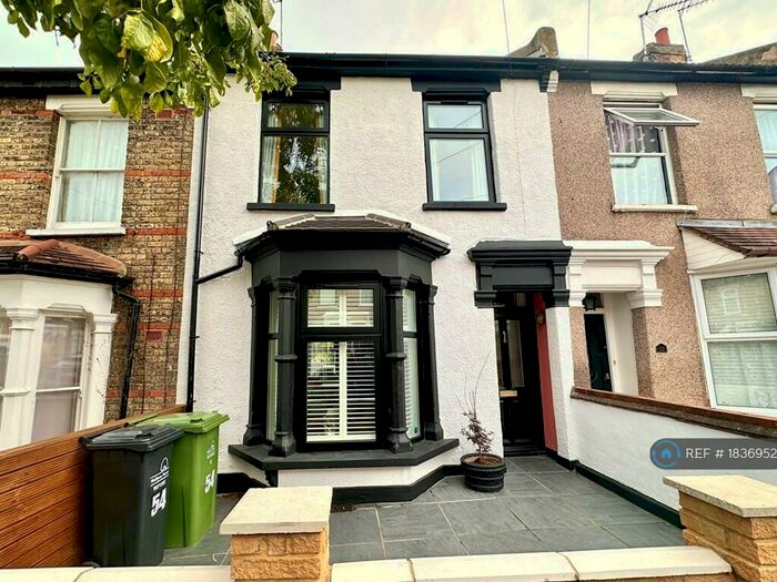 5 Bedroom Terraced House To Rent In Brookdale Road, London, E17