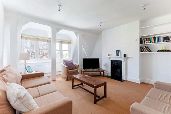 1 Bedroom Flat For Sale In Norham Road, Central North Oxford, Oxford, Oxfordshire, OX2