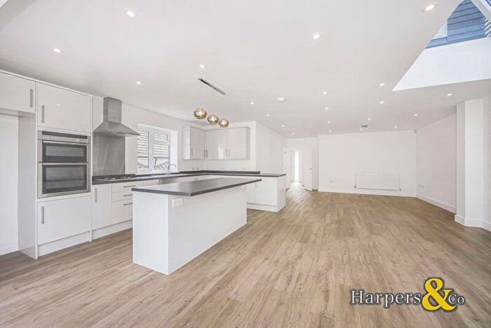 3 Bedroom Semi-Detached House To Rent In Alfan Lane, Dartford, DA2