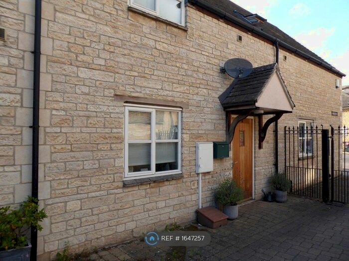 2 Bedroom End Of Terrace House To Rent In Farriers Mews, Stamford, PE9