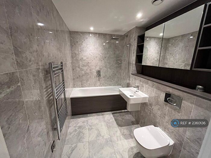 1 Bedroom Flat To Rent In Chester Road, Manchester, M15