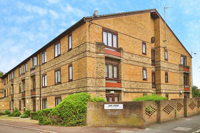 2 Bedroom Flat For Sale In Cambridge Road, London, London, E11