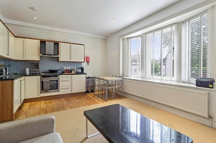 1 Bedroom Apartment For Sale In Rosslyn Hill, Hampstead, London, NW3
