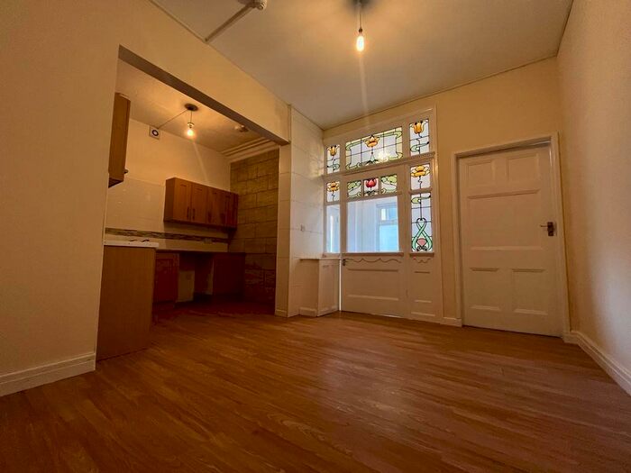 2 Bedroom Flat To Rent In Reads Avenue, Blackpool, Lancashire, FY1