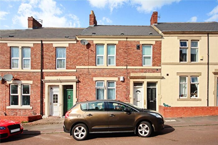 2 Bedroom Flat To Rent In Chandos Street, Gateshead, Tyne And Wear, NE8