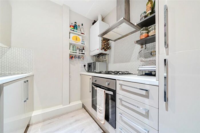 1 Bedroom Flat For Sale In High Street, Penge, London, SE20
