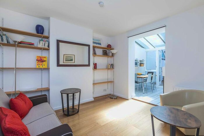 2 Bedroom Flat To Rent In Charlwood Place, Pimlico, SW1V