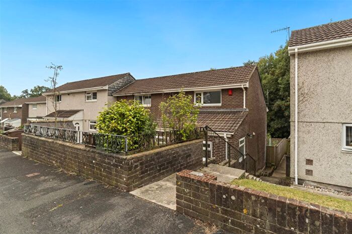 2 Bedroom End Of Terrace House To Rent In Rogate Walk, Plymouth, PL6