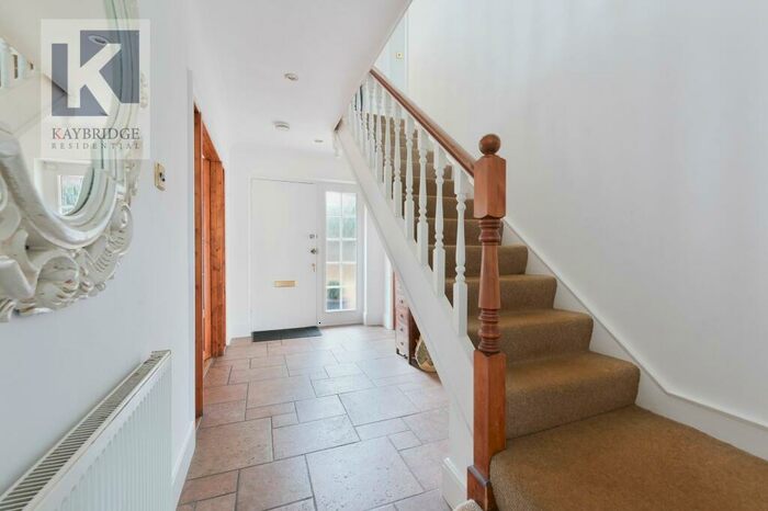 5 Bedroom Detached House For Sale In Chatsfield, Epsom, KT17