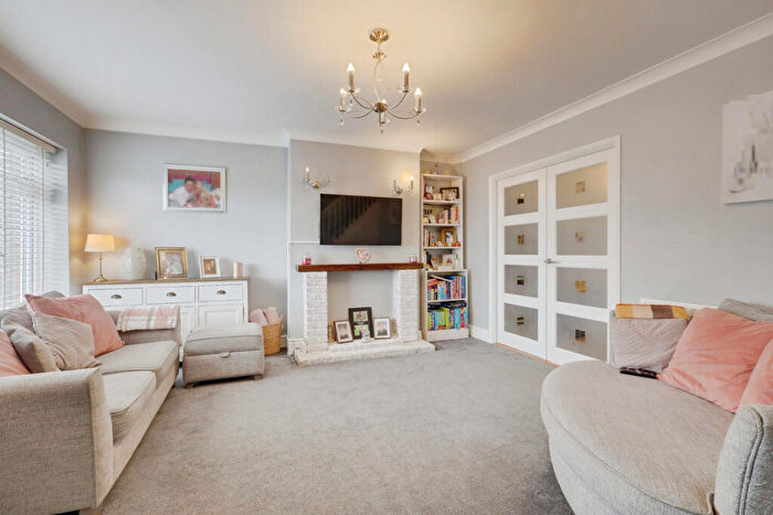 4 Bedroom Semi-Detached House For Sale In Leighton Road, Benfleet, SS7