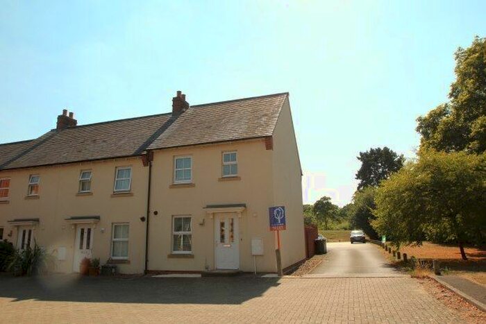 3 Bedroom Property To Rent In Hickory Lane, Bristol, BS32