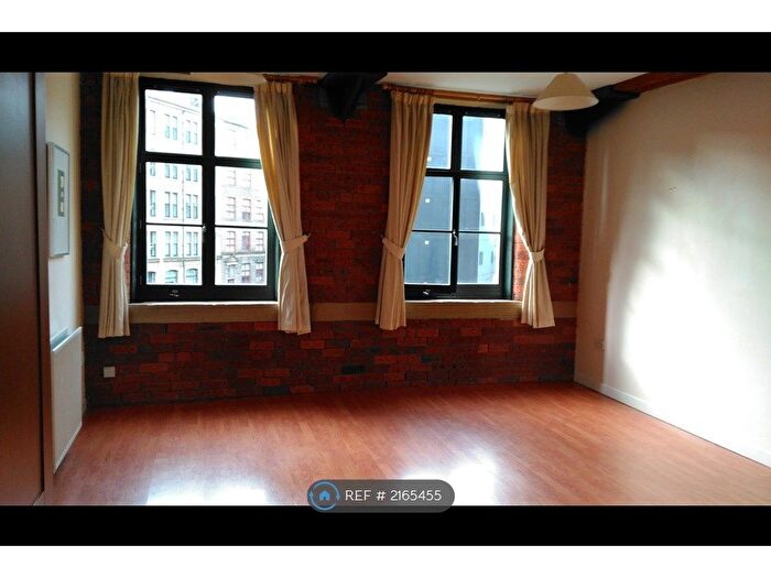 2 Bedroom Flat To Rent In Mill Street, Bradford, BD1