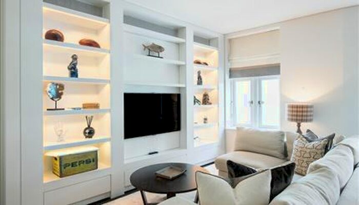 2 Bedroom Flat To Rent In Duke Street, London, W1K