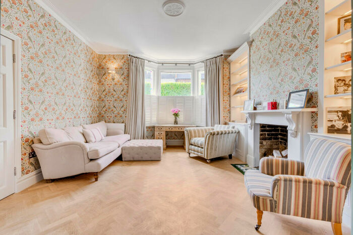 1 Bedroom Apartment To Rent In Beechmore Road, Battersea, SW11