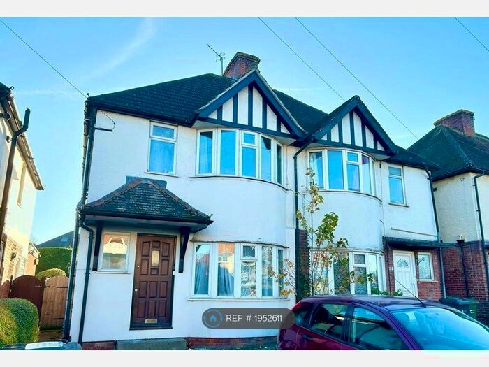 4 Bedroom Semi-Detached House To Rent In Woodbridge Hill, Guildford, GU2