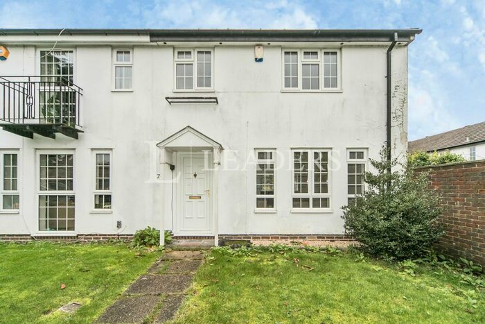 3 Bedroom End Terrace House To Rent In The Mount, Reading, RG1