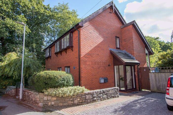 2 Bedroom Flat To Rent In Archer Terrace, Penarth, CF64