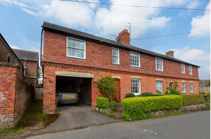 4 Bedroom End Of Terrace House For Sale In Long Mill Lane, Dunks Green, TN11