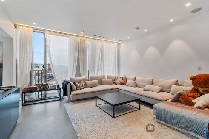 1 Bedroom Flat For Sale In Nova Building, Buckingham Palace Road, Westminster, SW1W